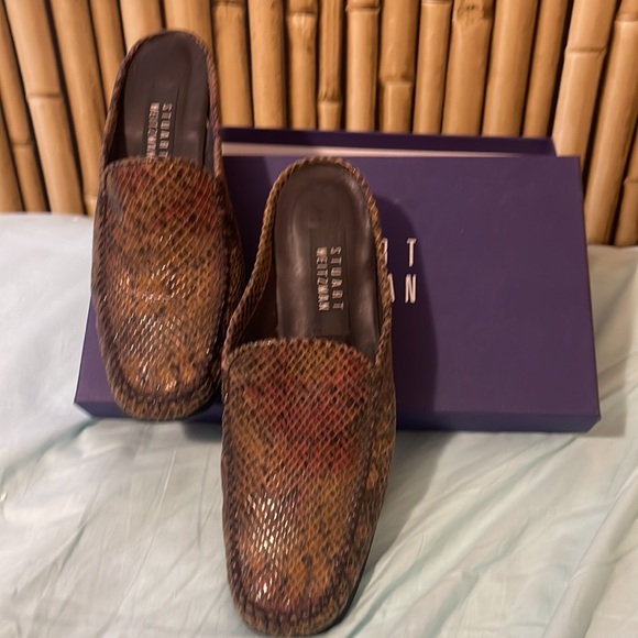 STUART WEITZMAN python embossed mule loafers in sz 8.5 used in box - Picture 4 of 5